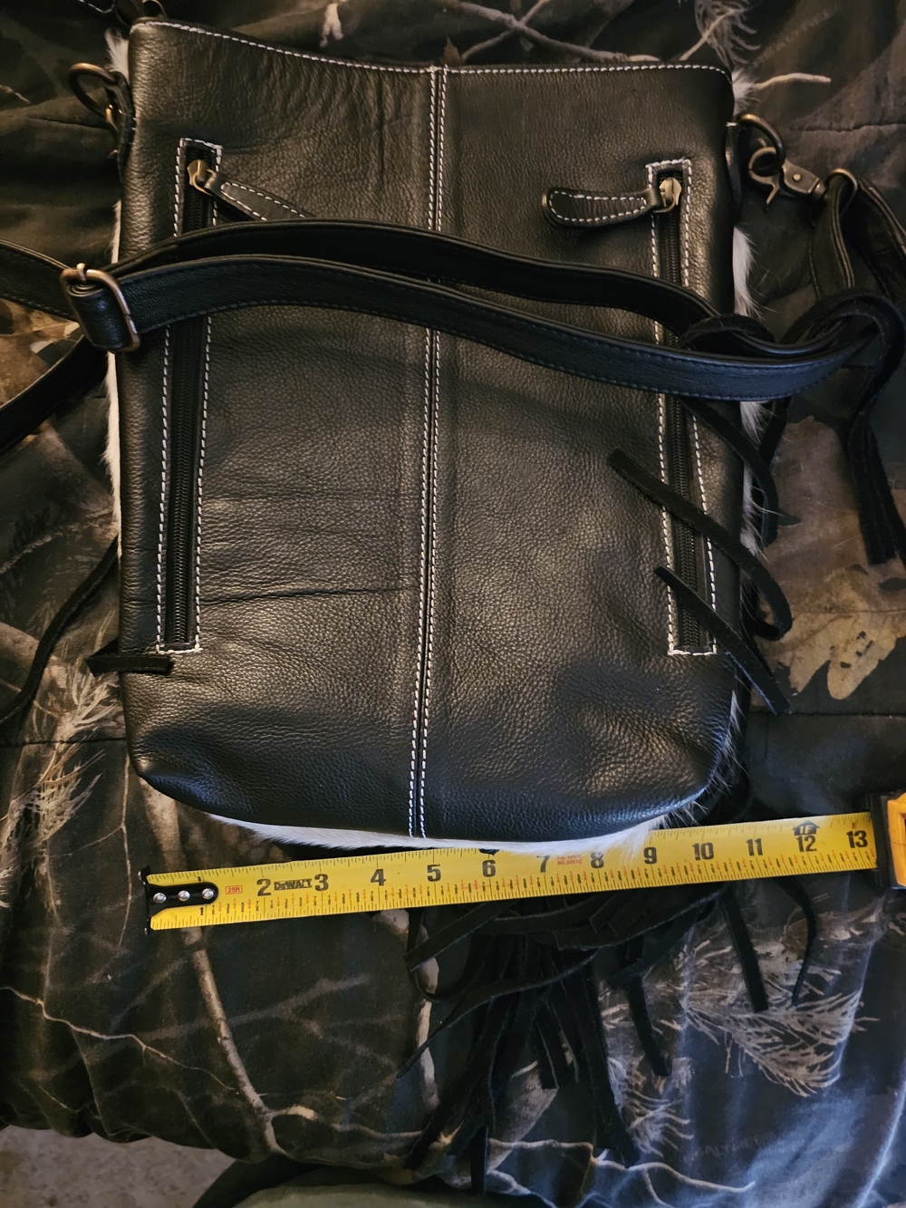 Cowhide Fringe Crossbody Bag with Tooled Western Front - Picture 2 of 3